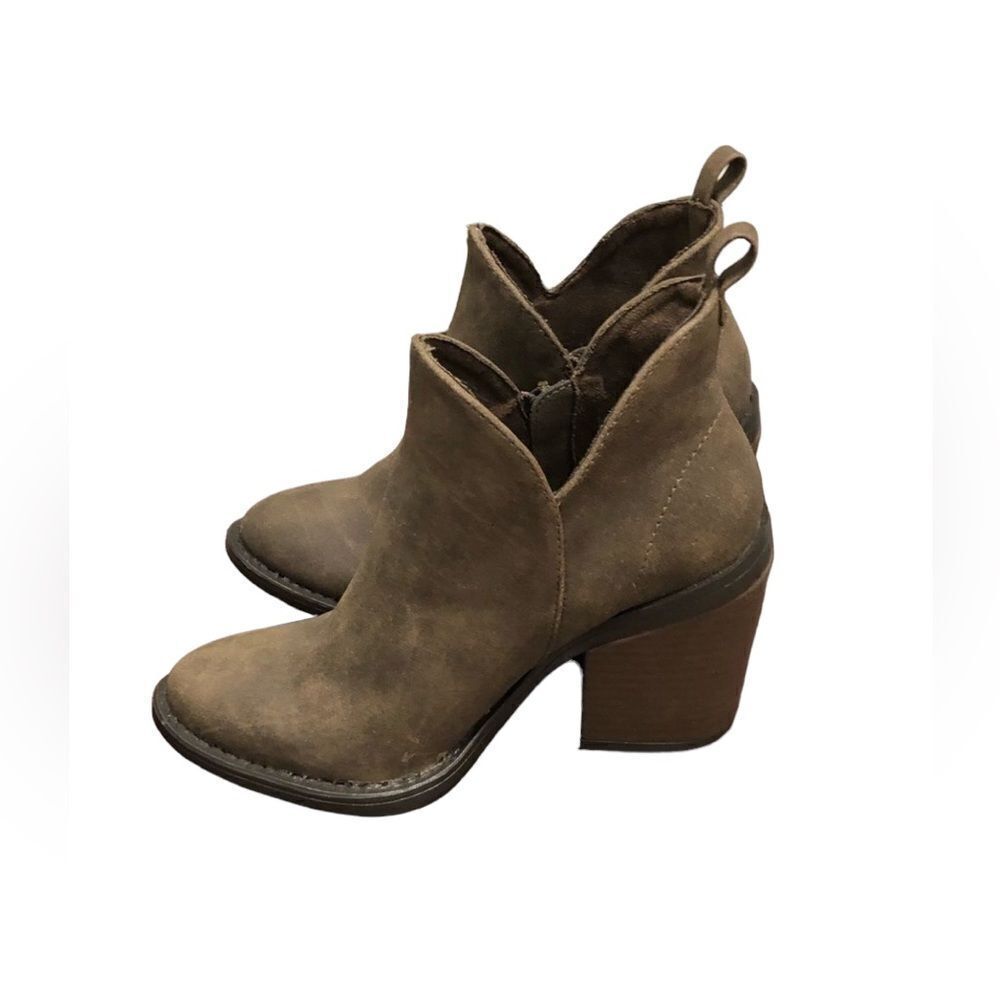 Groove Brown Ankle Boots